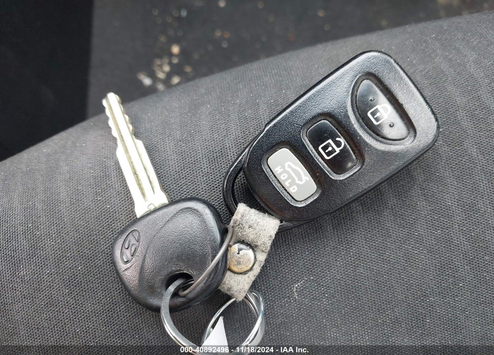 2015 HYUNDAI ELANTRA SE VIN: 5NPDH4AE1FH581371