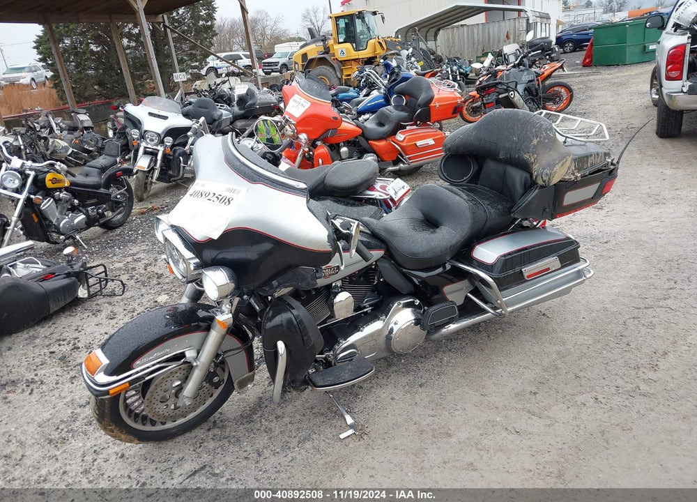 2010 HARLEY-DAVIDSON FLHTCU VIN: 1HD1FC413AB606842