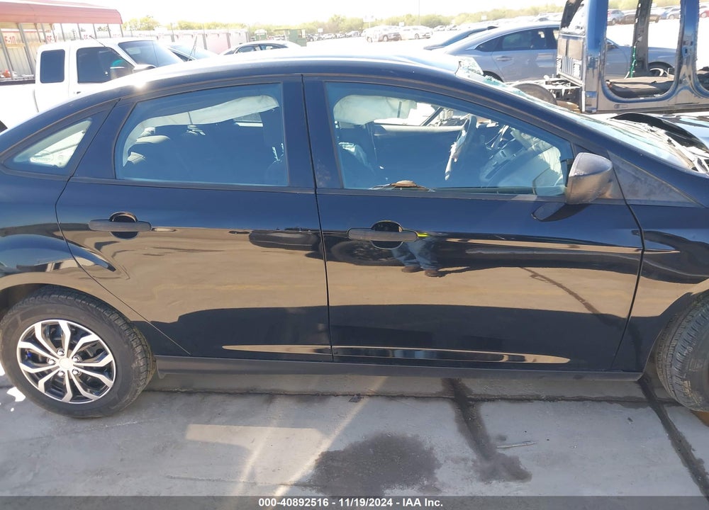 2017 FORD FOCUS VIN: 1FADP3E28HL318702