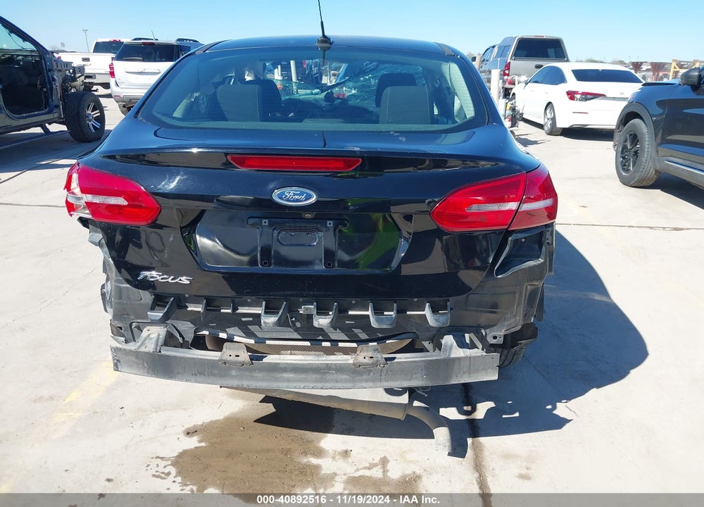 2017 FORD FOCUS VIN: 1FADP3E28HL318702