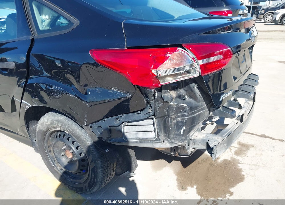 2017 FORD FOCUS VIN: 1FADP3E28HL318702