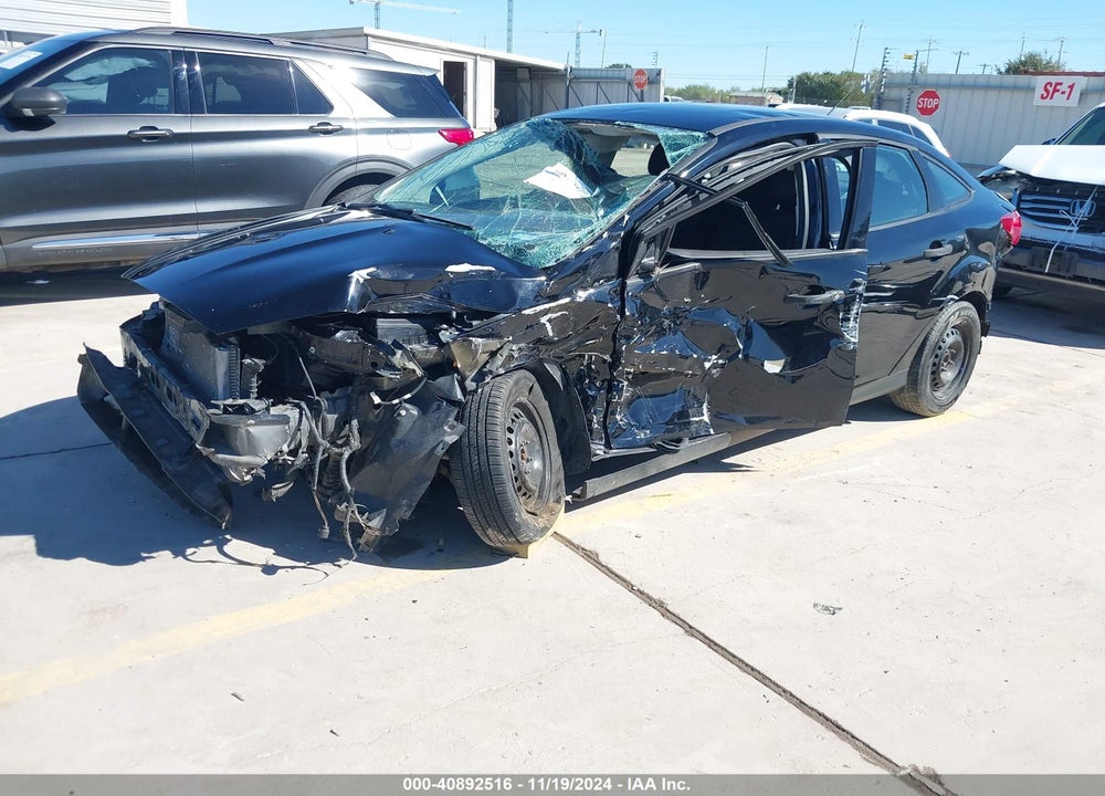 2017 FORD FOCUS VIN: 1FADP3E28HL318702