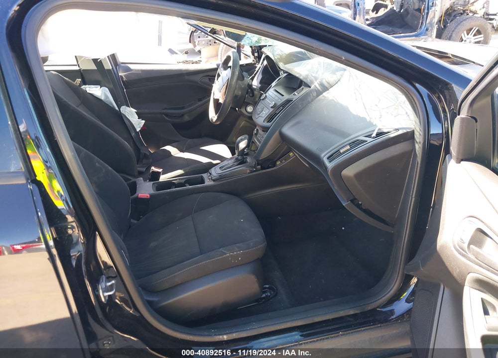 2017 FORD FOCUS VIN: 1FADP3E28HL318702