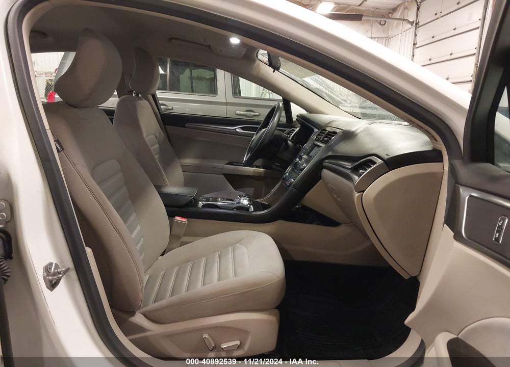 2017 FORD FUSION SE VIN: 3FA6P0H73HR160110