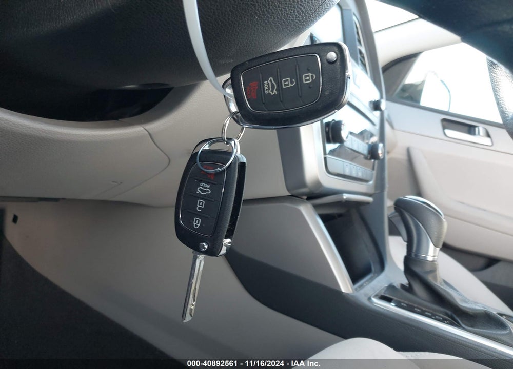2016 HYUNDAI SONATA SE VIN: 5NPE24AFXGH322975