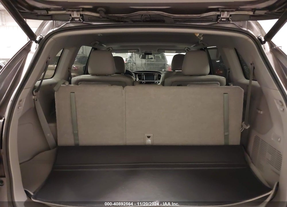 2019 TOYOTA HIGHLANDER XLE VIN: 5TDJZRFH5KS574685