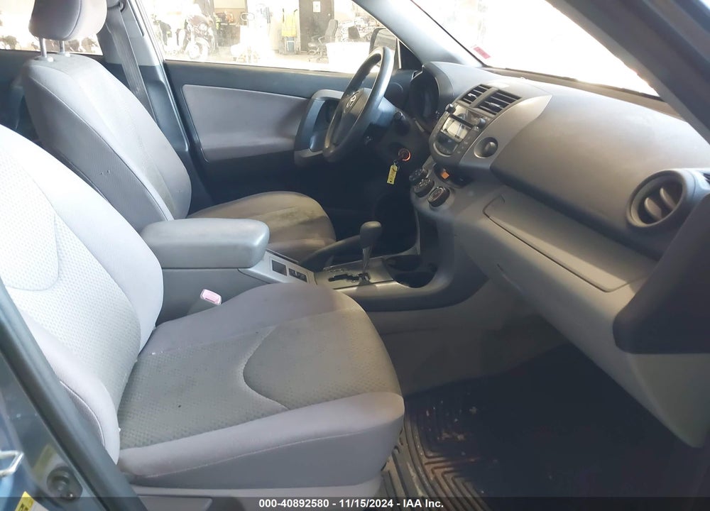 2008 TOYOTA RAV4 VIN: JTMBD33V686086297