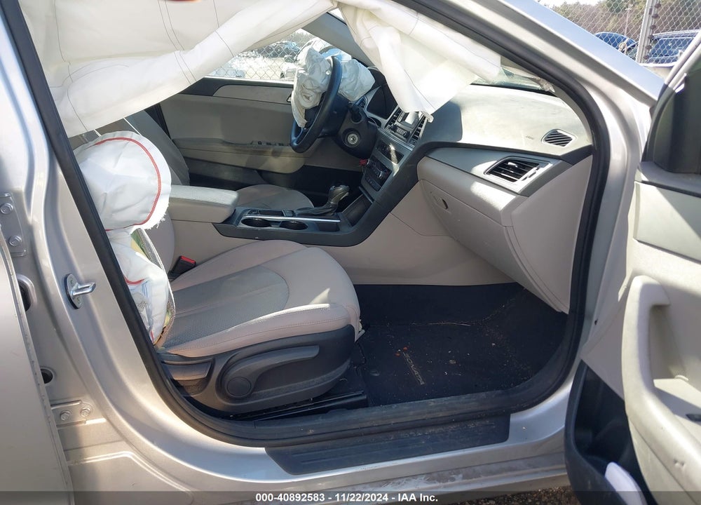 2015 HYUNDAI SONATA SE VIN: 5NPE24AF3FH200313