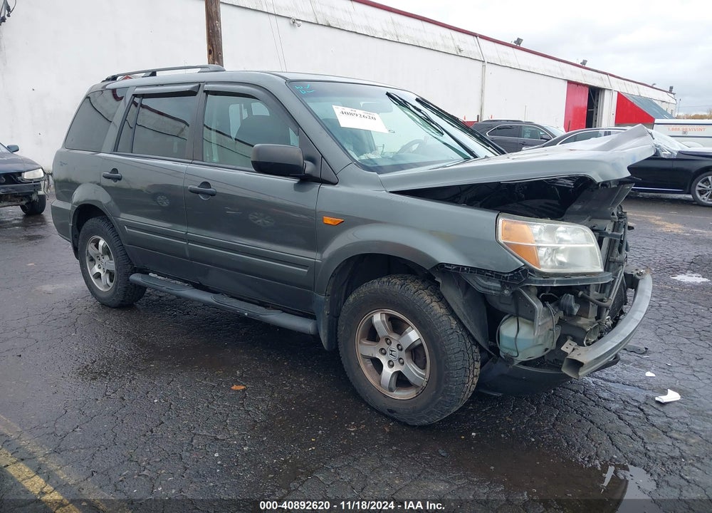 2007 HONDA PILOT LX VIN: 2HKYF18137H530027