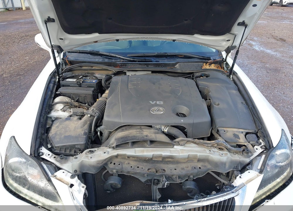 2011 LEXUS IS 250C VIN: JTHFF2C21B2520182