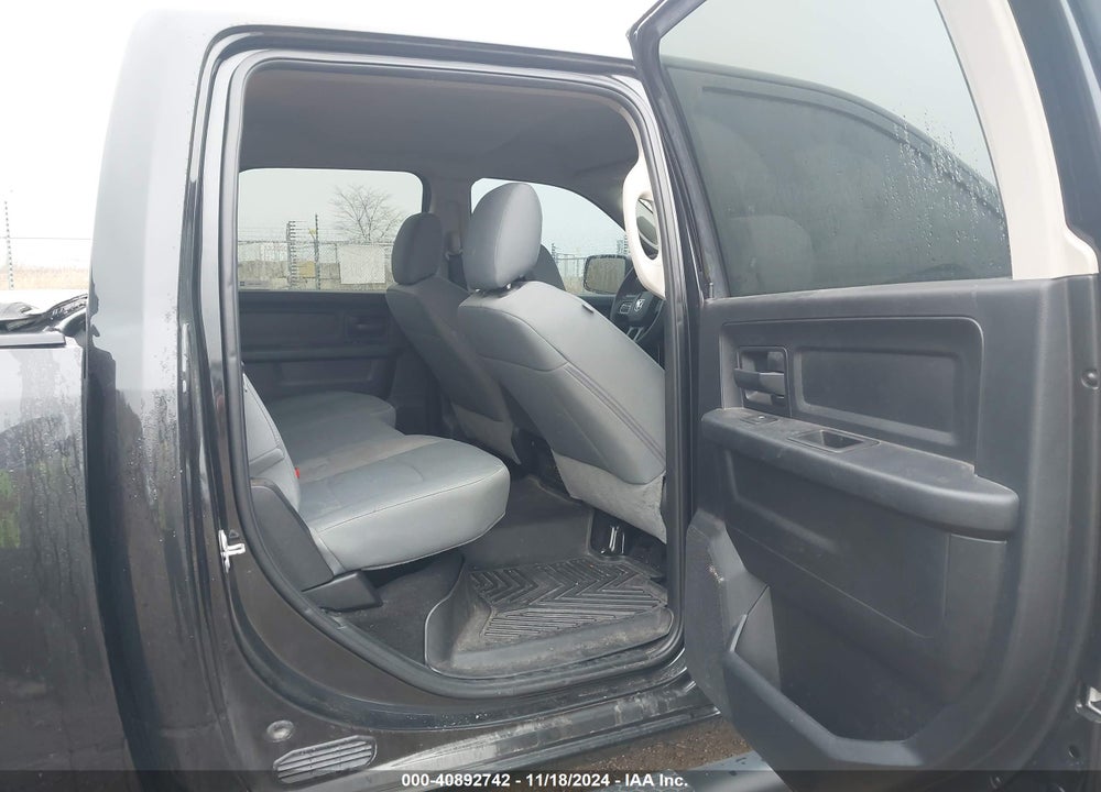 2018 RAM 1500 EXPRESS 4X4 5'7 BOX VIN: 3C6RR7KT0JG178685