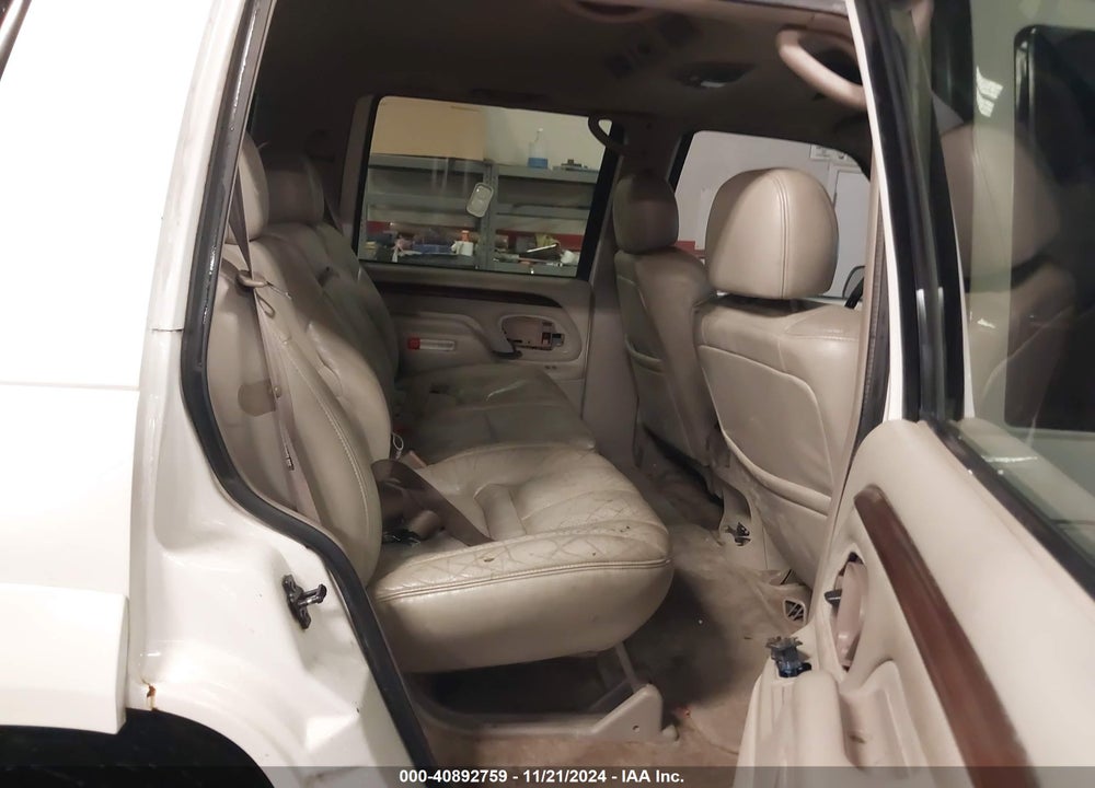2000 CADILLAC ESCALADE STANDARD VIN: 1GYEK63R2YR172965