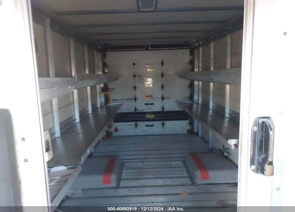 2013 ISUZU COMMERCIAL VAN VIN: JALB4T170D7W00376