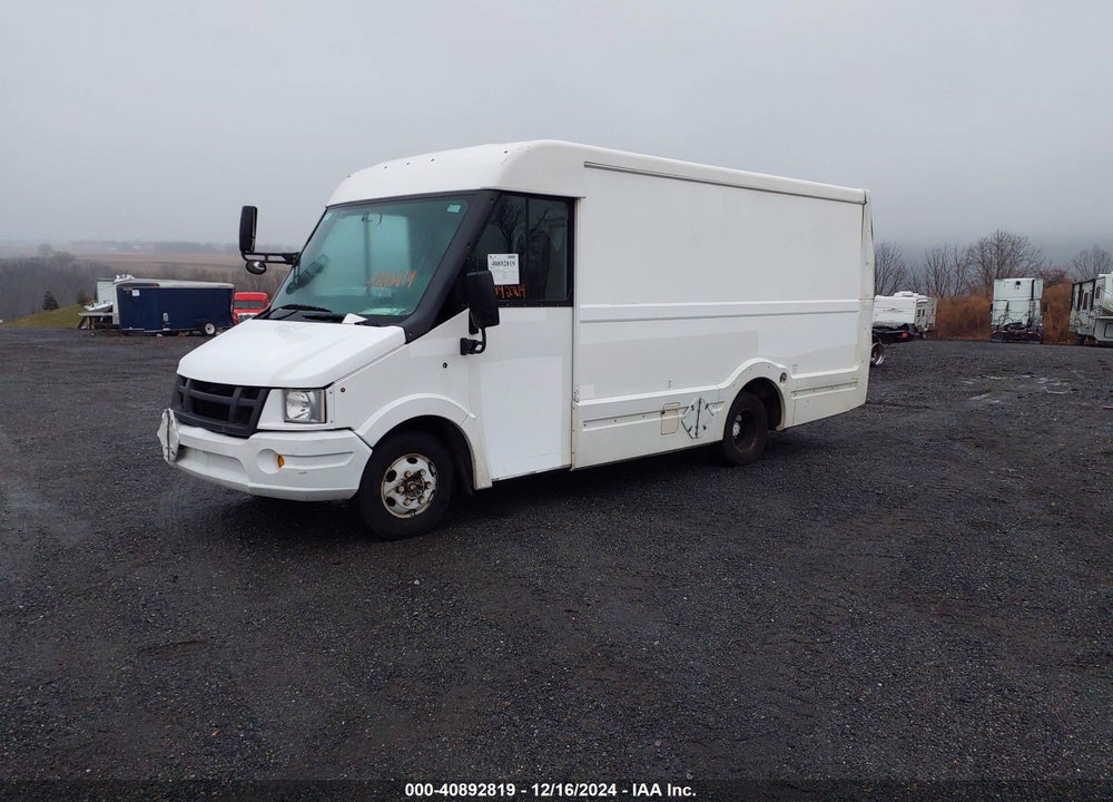 2013 ISUZU COMMERCIAL VAN VIN: JALB4T170D7W00376
