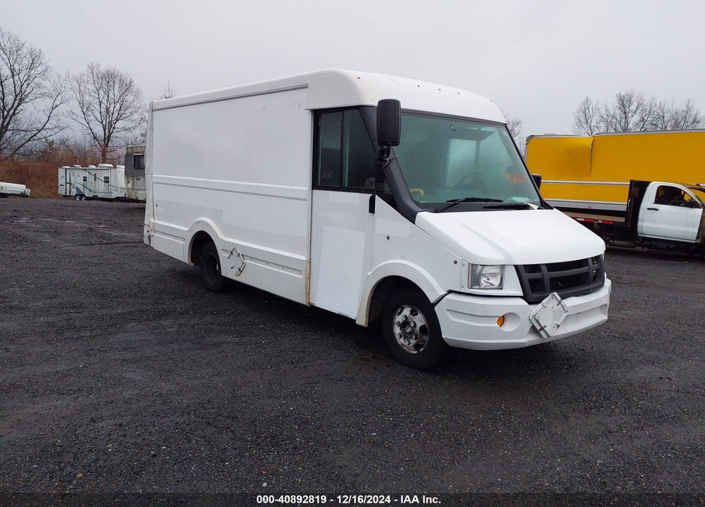 2013 ISUZU COMMERCIAL VAN VIN: JALB4T170D7W00376