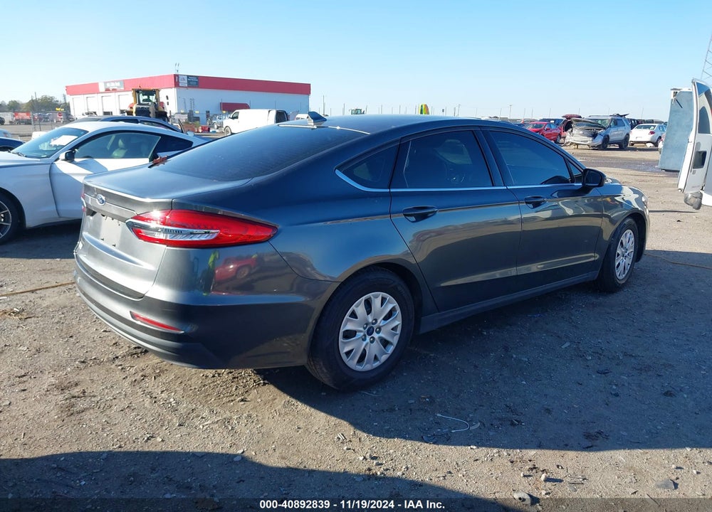 2020 FORD FUSION VIN: 3FA6P0G75LR160832
