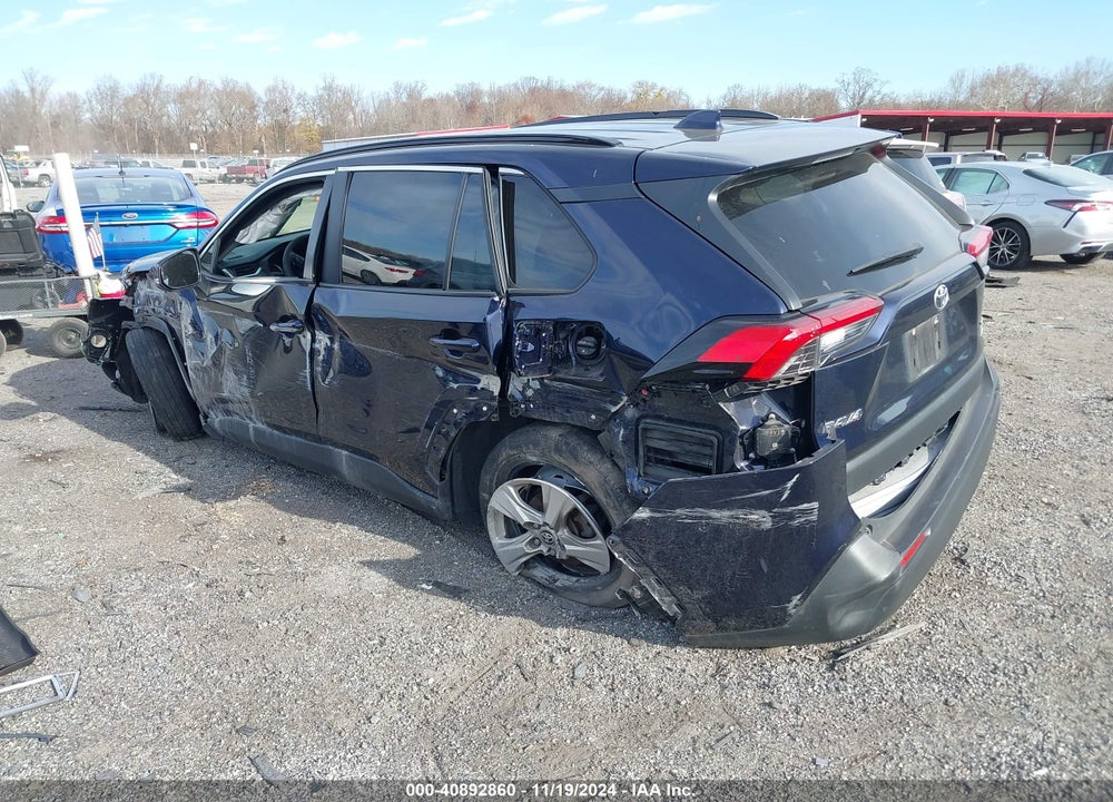 2021 TOYOTA RAV4 XLE VIN: JTMP1RFV5MD077335