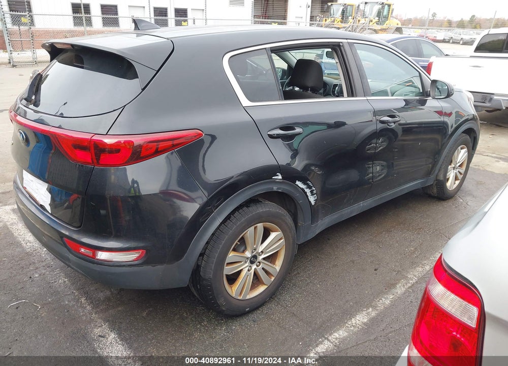 2018 KIA SPORTAGE LX VIN: KNDPM3ACXJ7339385