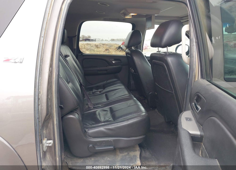 2013 CHEVROLET SUBURBAN 1500 LT VIN: 1GNSKJE78DR326863