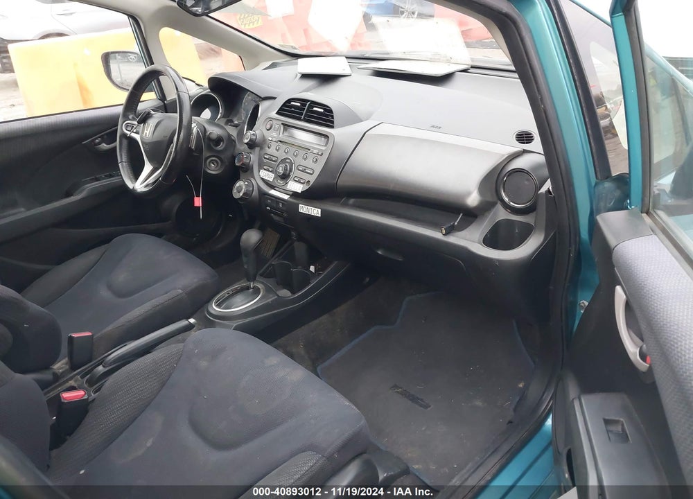 2012 HONDA FIT SPORT VIN: JHMGE8H50CC038067