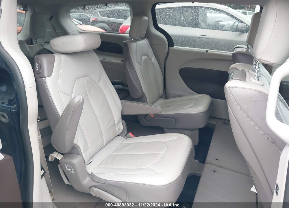 2017 CHRYSLER PACIFICA TOURING L PLUS VIN: 2C4RC1EG7HR614152