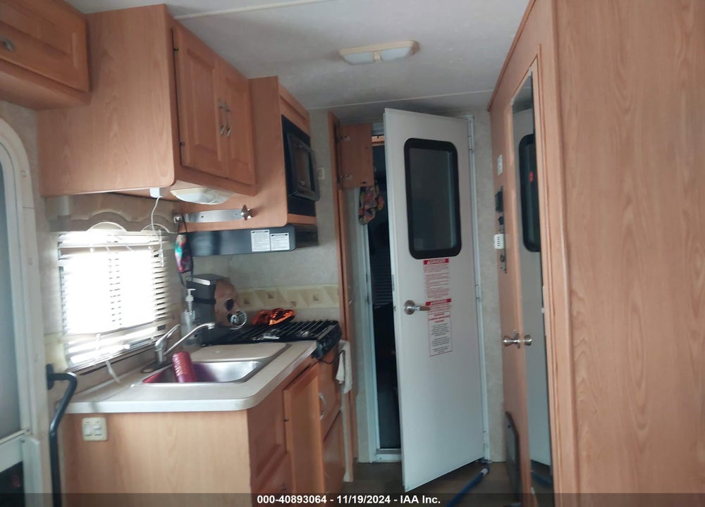 2005 FORD E-450 CUTAWAY STANDARD VIN: 1FDXE45S55HB37599