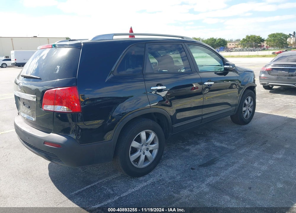 2011 KIA SORENTO LX VIN: 5XYKT4A11BG066827