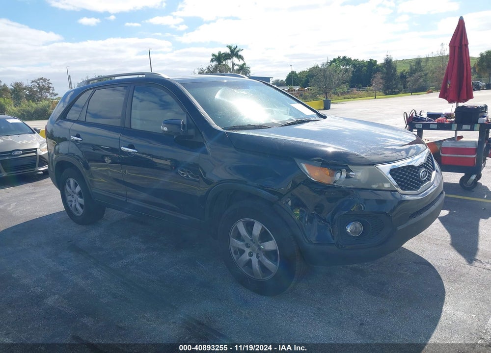 2011 KIA SORENTO LX VIN: 5XYKT4A11BG066827