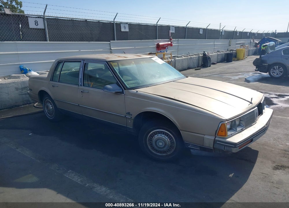 1985 OLDSMOBILE 98 REGENCY BROUGHAM VIN: 1G3CW6932F1326199