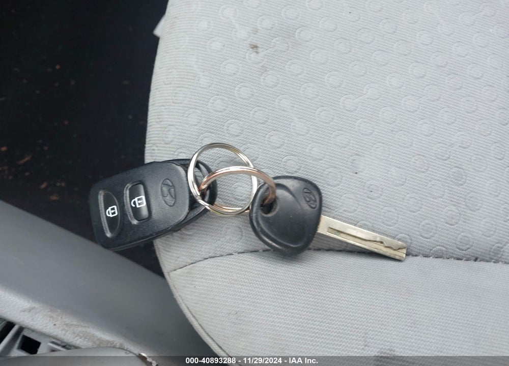 2012 HYUNDAI ACCENT SE VIN: KMHCU5AE5CU018995