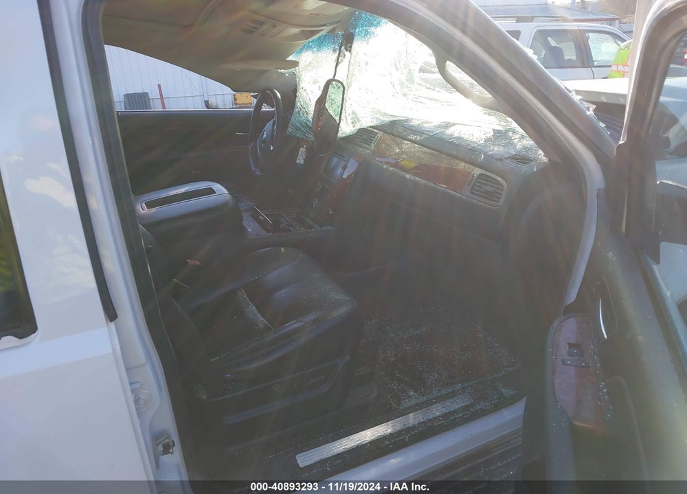 2008 CHEVROLET TAHOE LTZ VIN: 1GNFK13048R105449