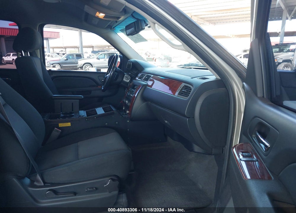 2014 CHEVROLET SUBURBAN 1500 LS VIN: 1GNSCHE07ER174259