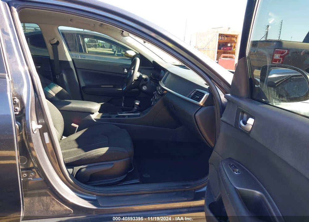 2019 KIA OPTIMA LX VIN: 5XXGT4L35KG378397