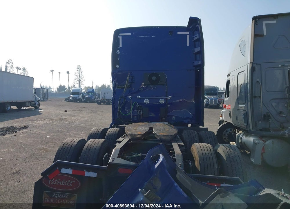 2021 PETERBILT 579 VIN: 1XPBD49X1MD735460