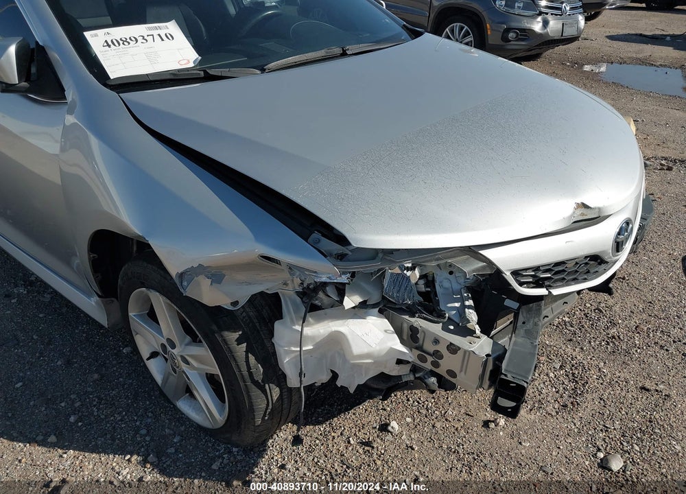 2014 TOYOTA CAMRY SE VIN: 4T1BF1FK4EU848402