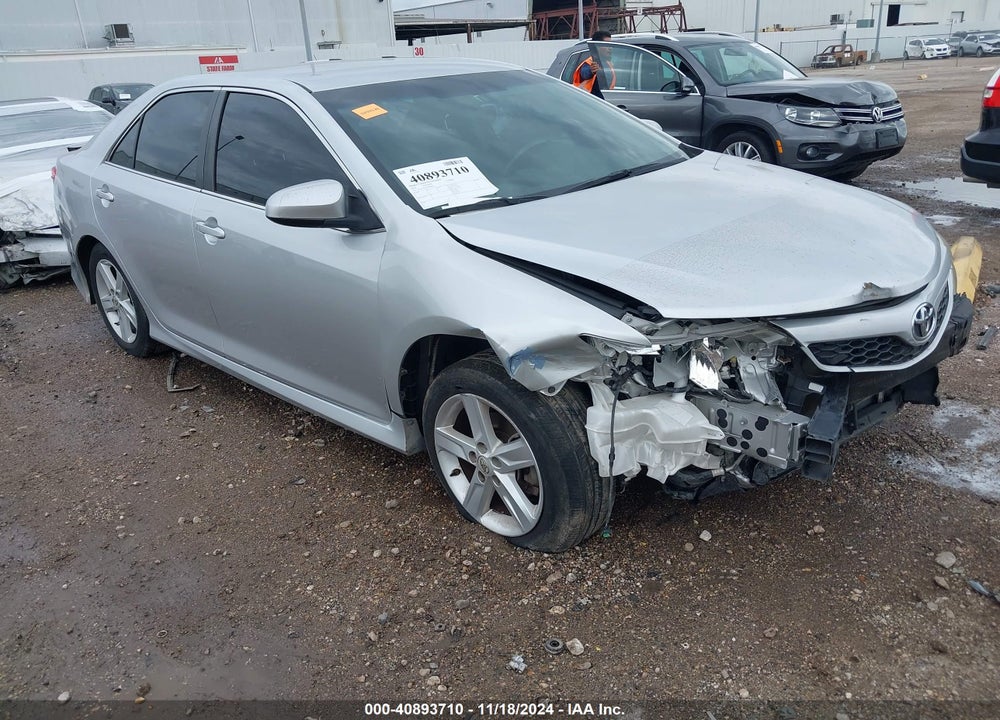 2014 TOYOTA CAMRY SE VIN: 4T1BF1FK4EU848402