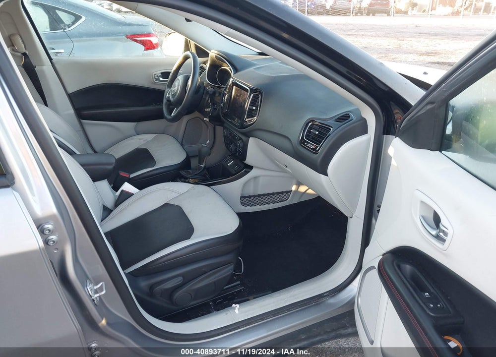 2018 JEEP COMPASS LIMITED FWD VIN: 3C4NJCCB8JT376029