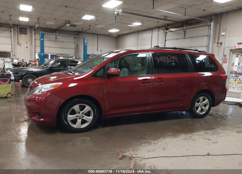 2015 TOYOTA SIENNA LE 8 PASSENGER VIN: 5TDKK3DC4FS555418