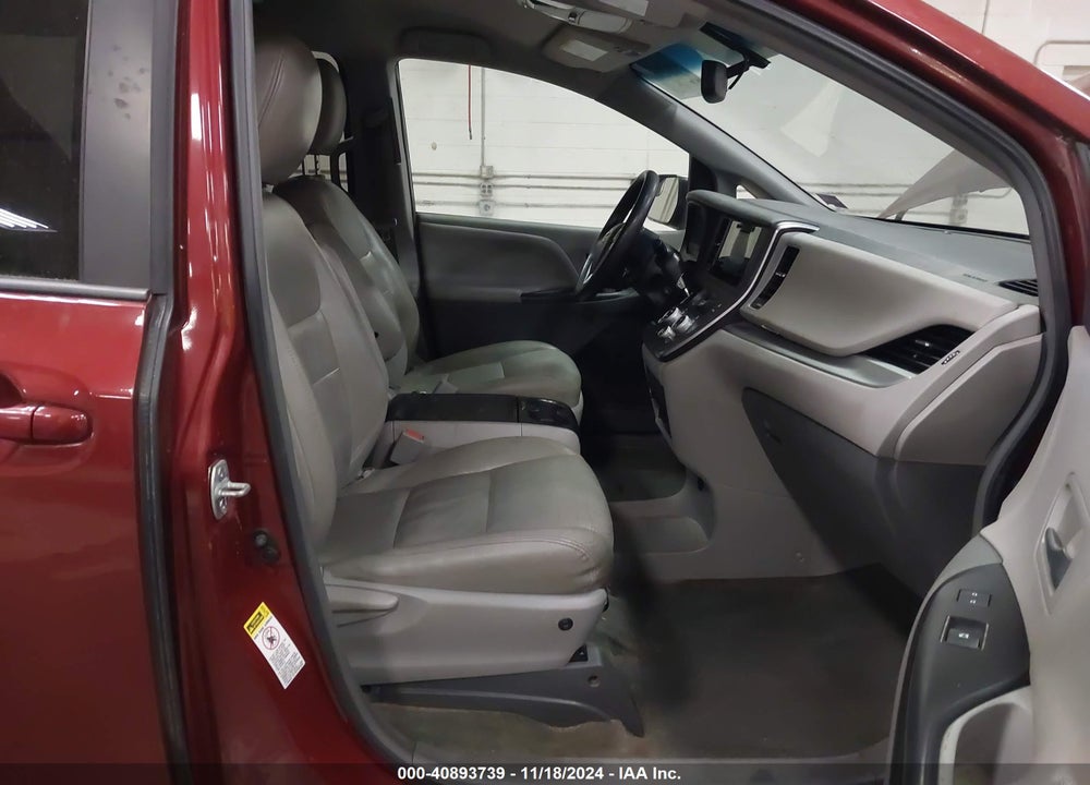 2015 TOYOTA SIENNA LE 8 PASSENGER VIN: 5TDKK3DC4FS555418