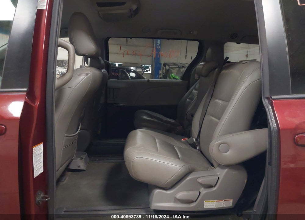 2015 TOYOTA SIENNA LE 8 PASSENGER VIN: 5TDKK3DC4FS555418