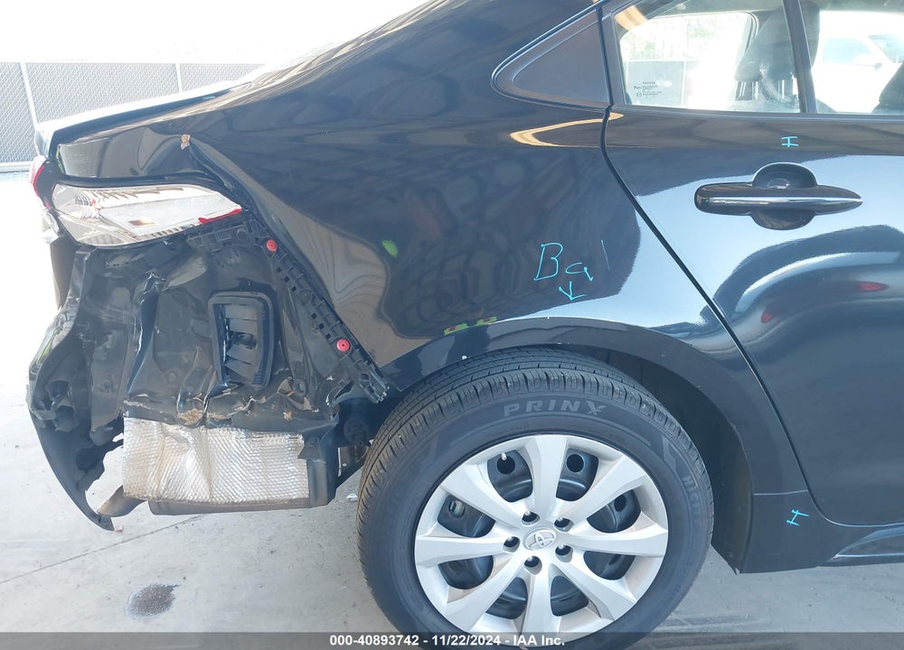 2022 TOYOTA COROLLA LE VIN: 5YFEPMAE4NP305095