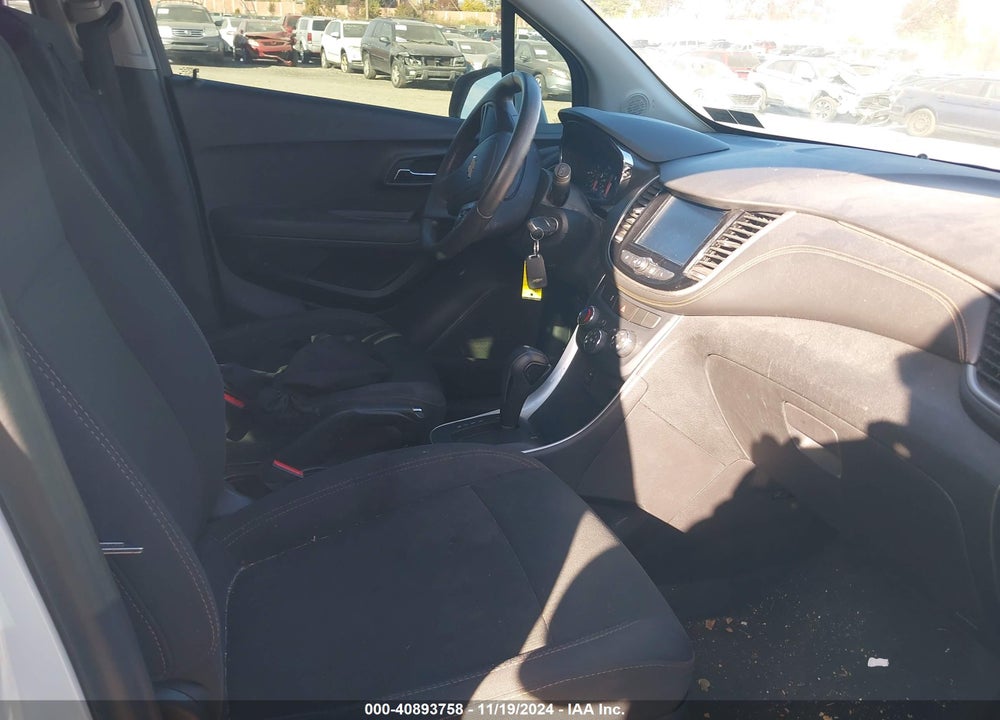 2017 CHEVROLET TRAX LS VIN: 3GNCJNSB9HL269092