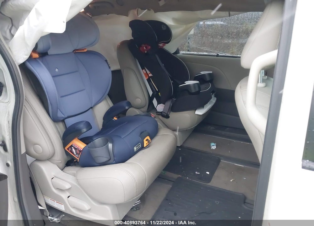 2015 TOYOTA SIENNA XLE LIMITED VIN: 5TDDK3DCXFS113137