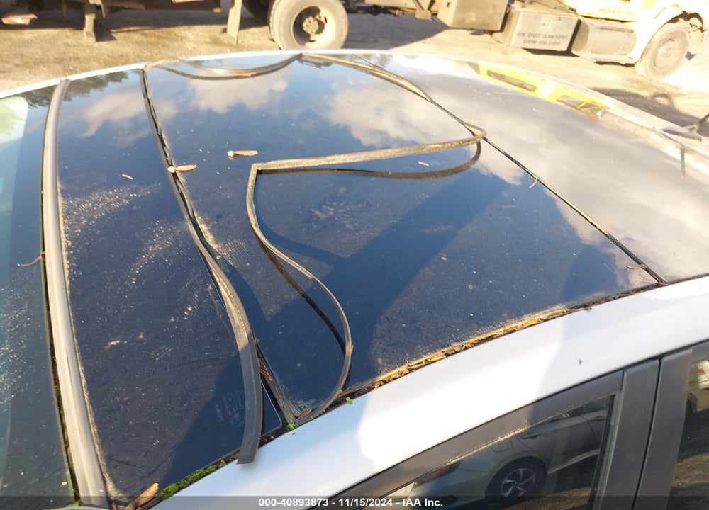 2011 TOYOTA PRIUS THREE VIN: JTDKN3DU6B1386011