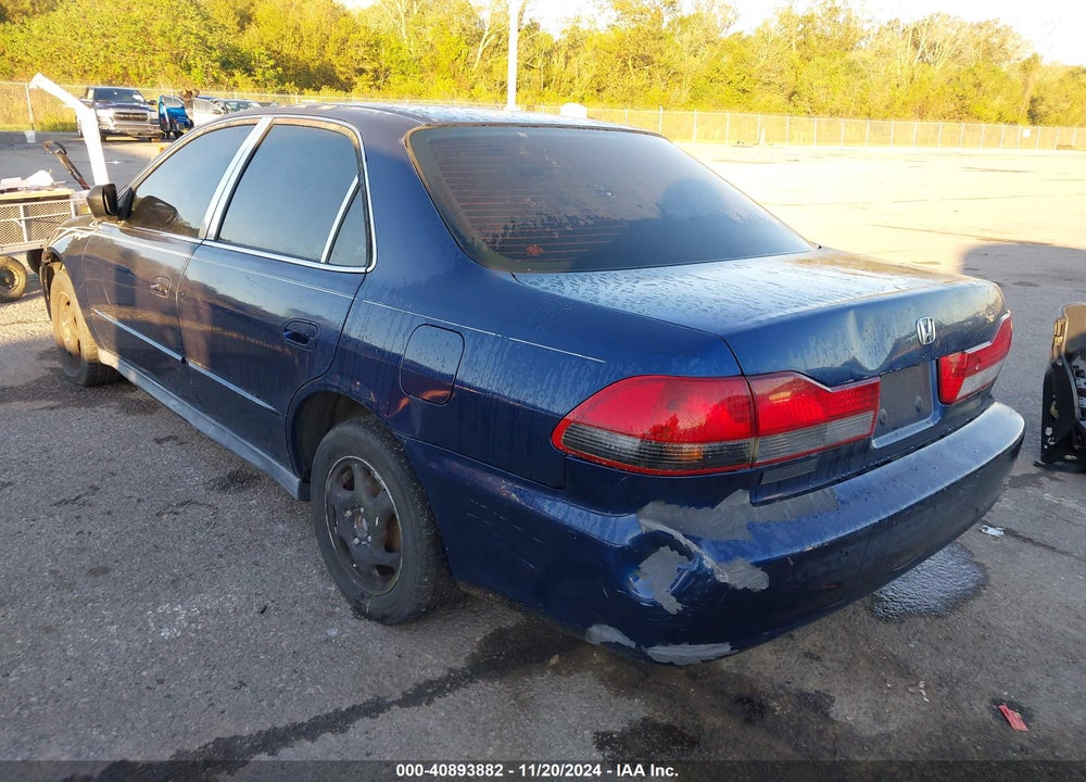 2002 HONDA ACCORD 2.3 VP VIN: 1HGCF86662A113553