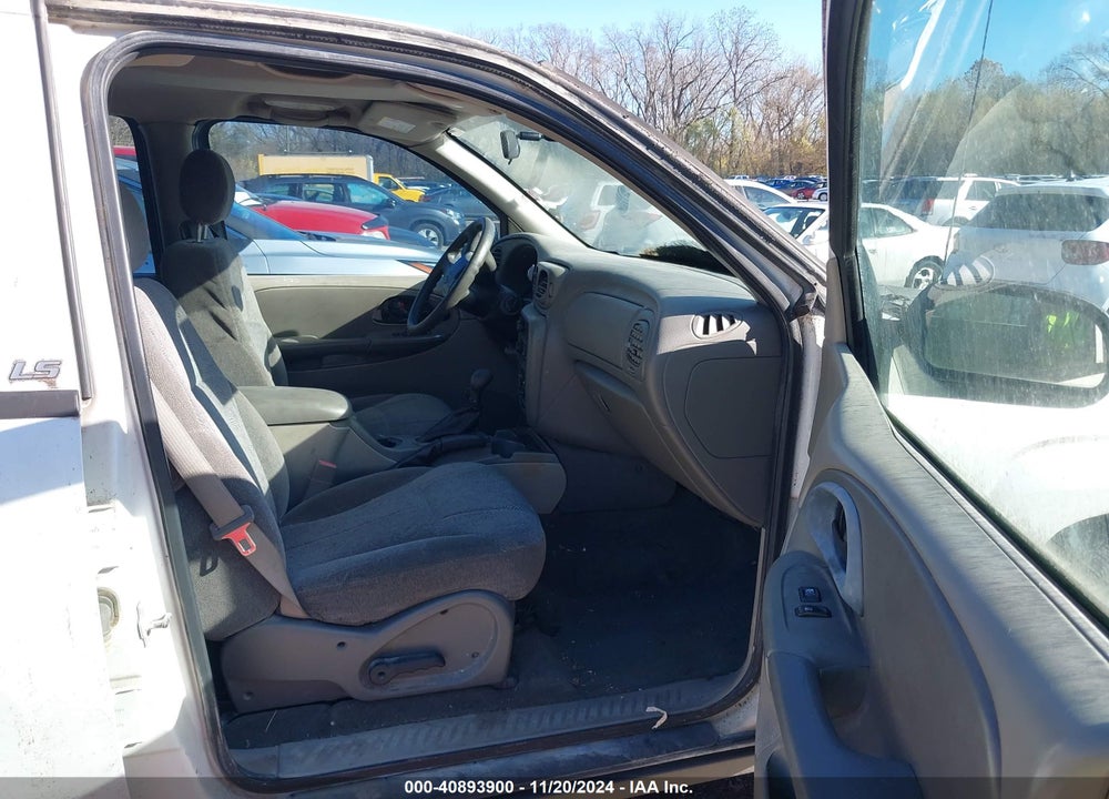 2004 CHEVROLET TRAILBLAZER LS VIN: 1GNDT13S642387070