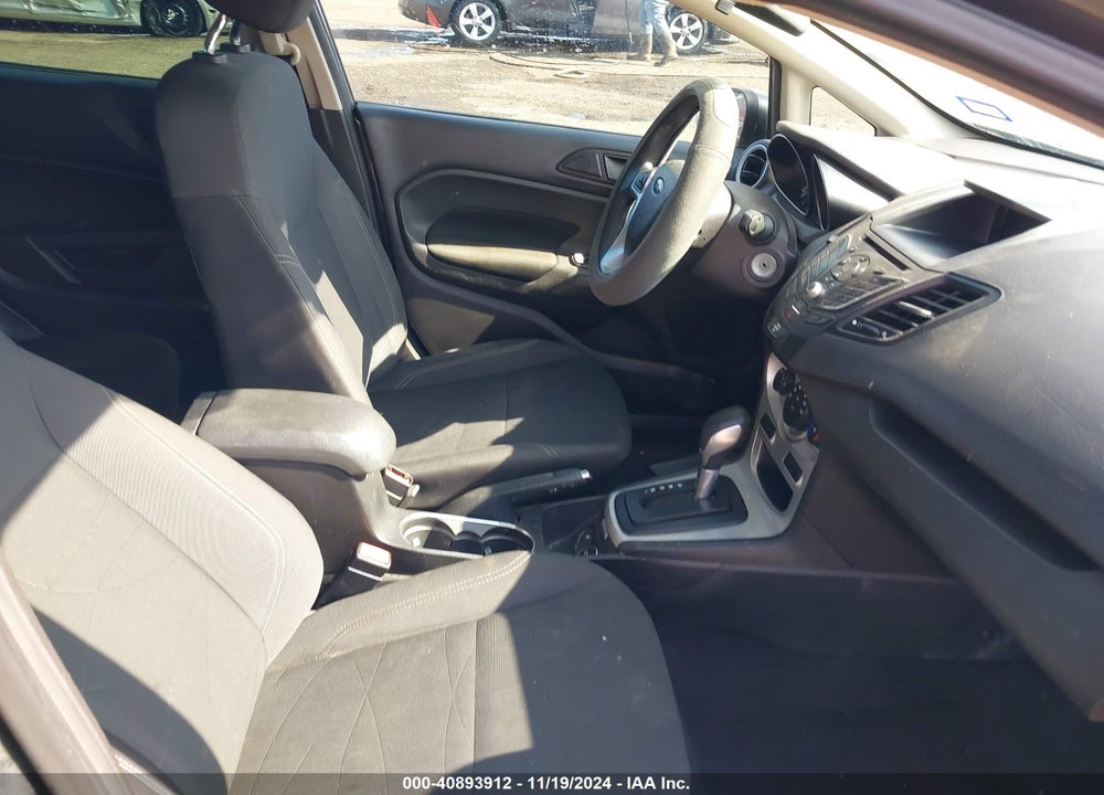 2019 FORD FIESTA SE VIN: 3FADP4BJXKM118203