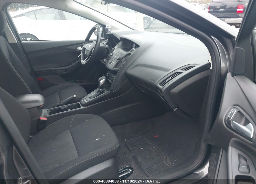 2018 FORD FOCUS SE VIN: 1FADP3K24JL260503