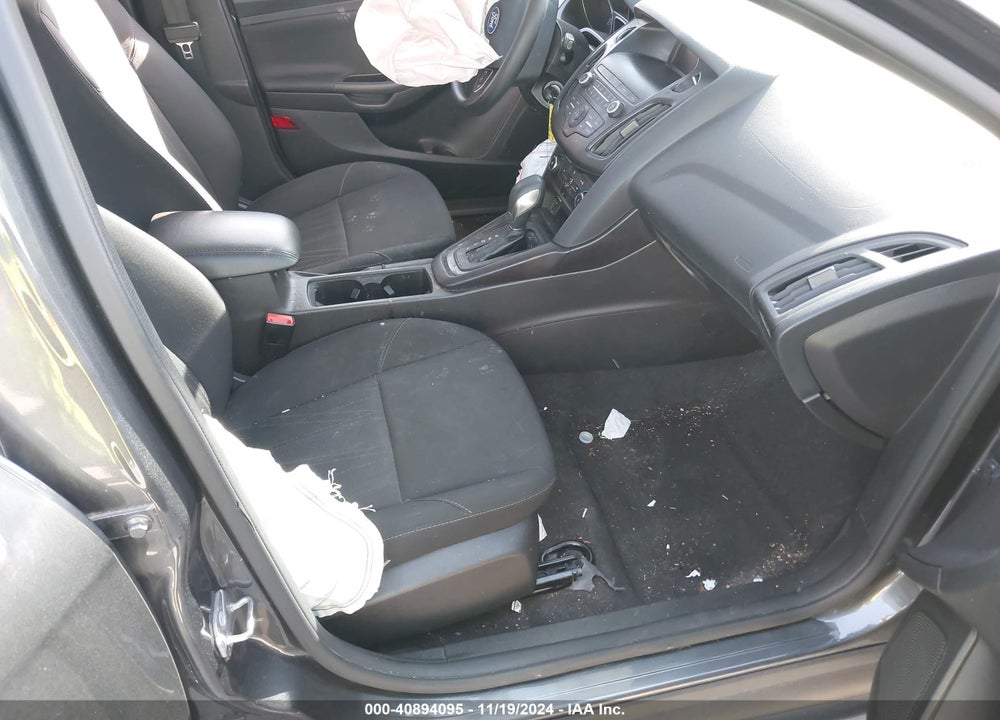 2018 FORD FOCUS SE VIN: 1FADP3K28JL281905