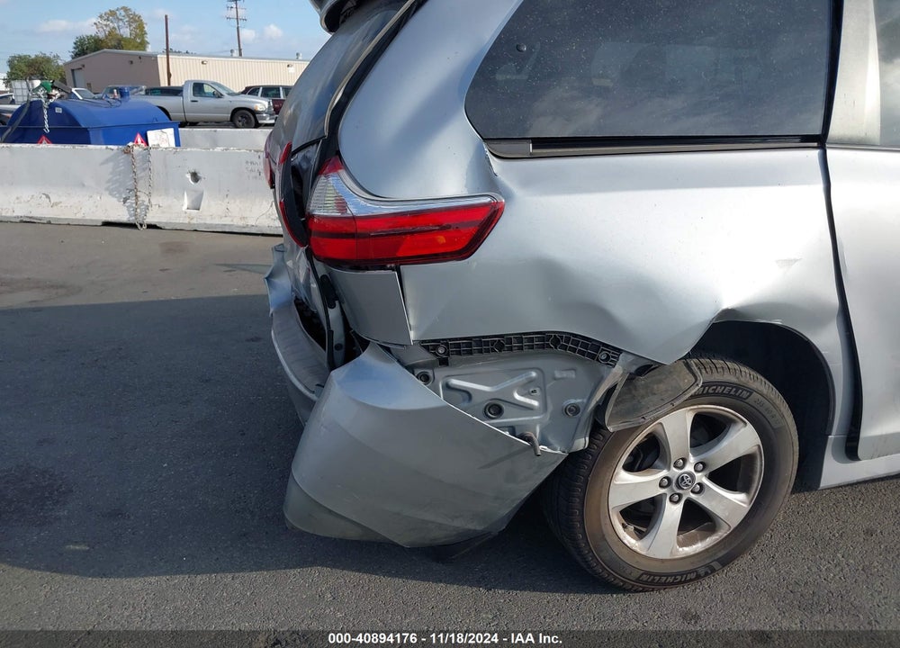 2019 TOYOTA SIENNA LE 8 PASSENGER VIN: 5TDKZ3DC3KS014706